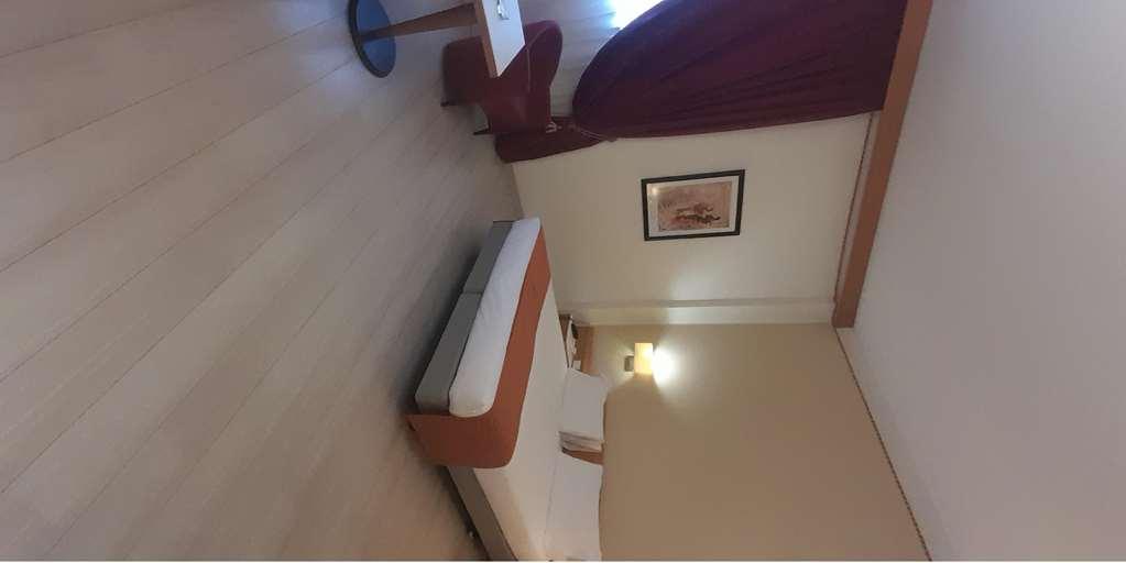 Best Western Mirage Hotel Fiera Paderno Dugnano Room photo